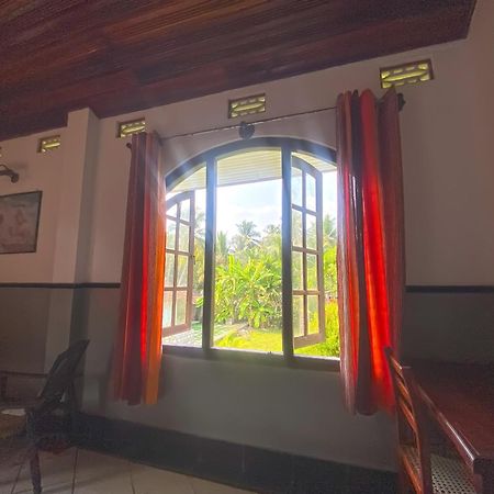 Sunny'S Garden Hotel 앰발랑고다 외부 사진